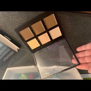 Anastasia Beverly Hills cream contour kit in light